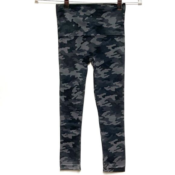 NWT SPANX Sage Camo Cropped Lamn Leggings Sz S 2-4 - Picture 3 of 5